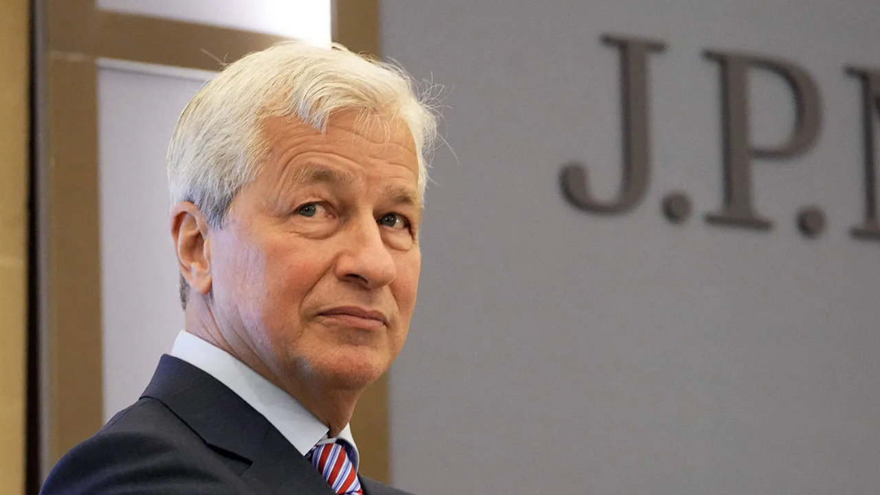 Jamie Dimon, CEO of JPMorgan: Cryptocurrency Has No Intrinsic Value, 'Regulators Will Get Out Of Hell'